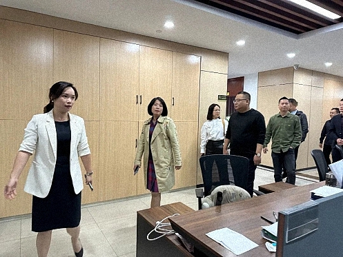 【企業(yè)走訪】——江西新商界83班琚冰同學(xué)所在單位江西瀛洪仁律師事務(wù)所727.jpg